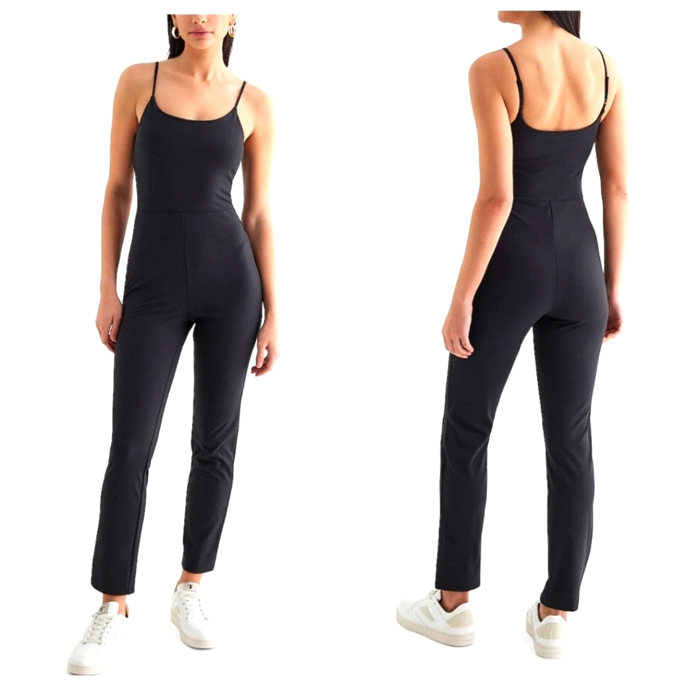 NWT EXPRESS Elegant Black Jumpsuit Body Cotour